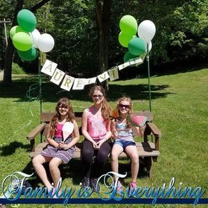 Meet your Posher, Crystal